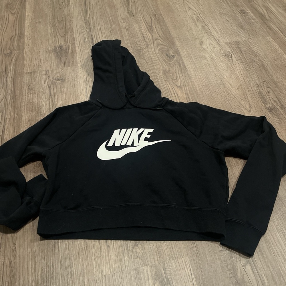 Nike Black Pullover cropped hoodie
